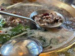 -周老三跷脚牛肉·全牛火锅(非遗传承店)