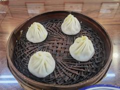 蟹粉小笼包-聚笼鲜美食(凤凰街店)