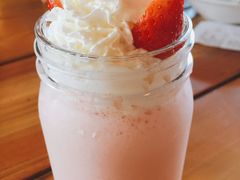 草莓奶昔-I HOLIC艾豪丽披萨(KKone店)