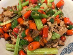 辣椒炒肉-潇湘阁(昆泰国际大厦店)