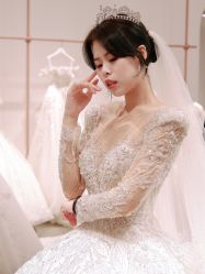 -派丽莫Pellimo原创设计婚纱品牌