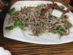 -溢心园香河肉饼总店