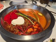 -茅草房·河畔园林火锅