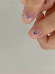 -花岐款式专研健康美甲沙龙