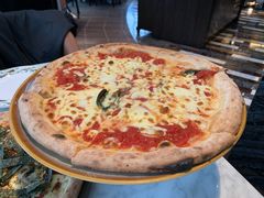 那不勒斯披萨-杭州君悦酒店·青莳