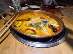 -洱火云南酸菜牛肉火锅(石景山当代商城店)