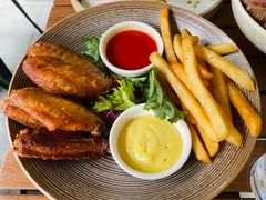 香炸鸡翅配薯条-Money Shops(愚园路店)