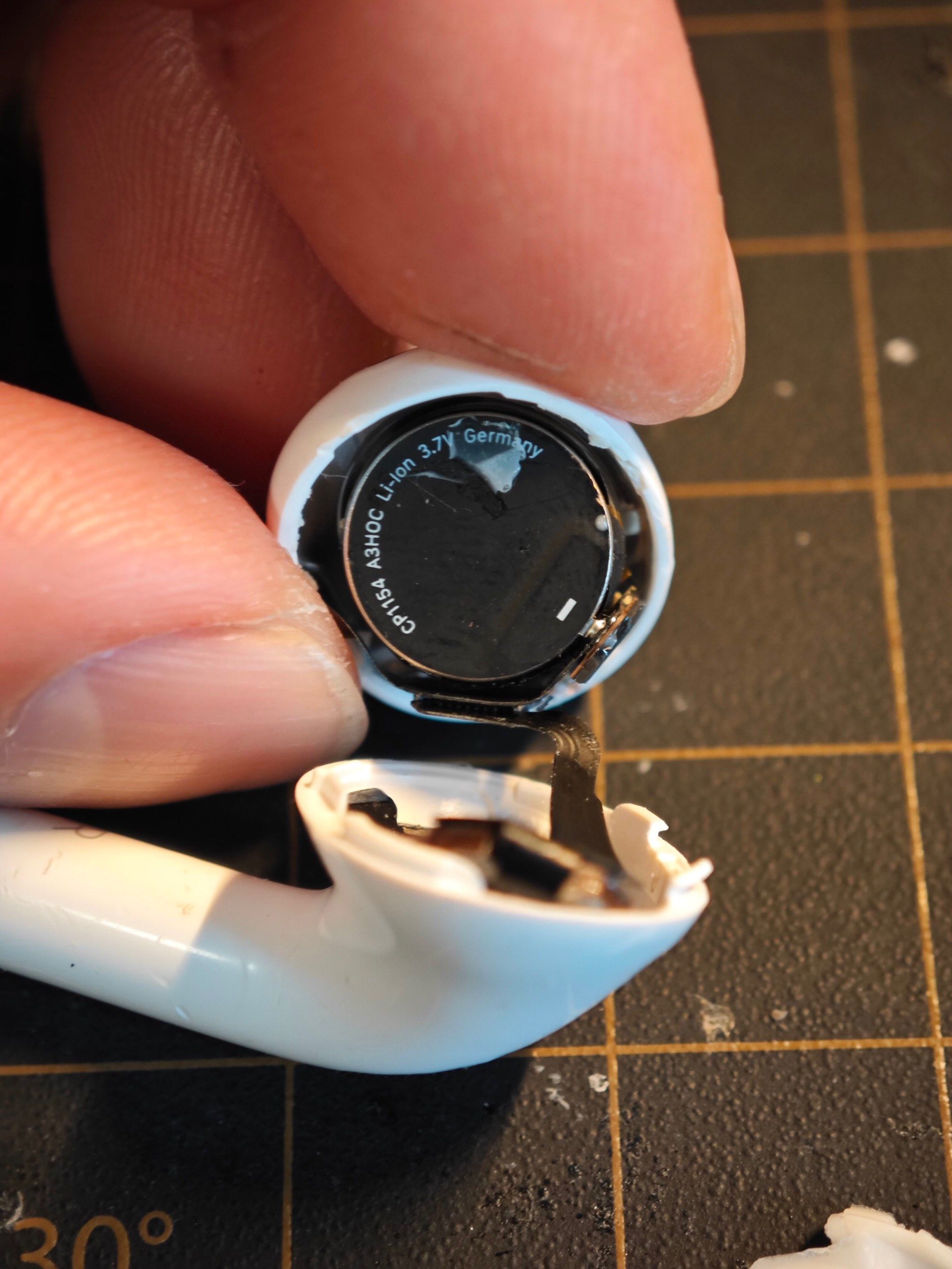 耳机坏了拼夕夕配了一只,用了一段也坏了