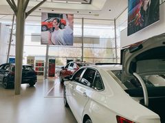-北京运通博恩一汽大众4S店(亦庄店)