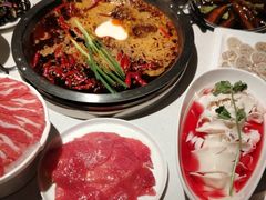 -茅草房·河畔园林火锅