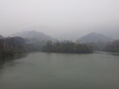 雨中的敬亭山-弘愿寺