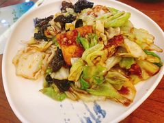白菜木耳爆豆腐-惠宾饭庄(中山路店)