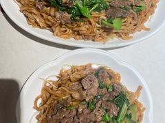 招牌湿炒牛河-潮泰牛肉火锅 · 创于1992年(车公庙店)