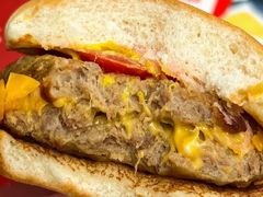 双蛋指椒牛肉汉堡-魏斯理汉堡(西安沣东吾悦店)