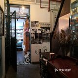 进来就能享受凉爽和宁静 听到风声，虫鸣，还有偶尔响起