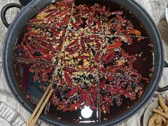 -渝嘴小老弟老火锅(华新村店)