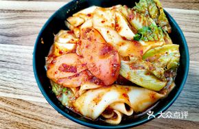 Ham Stir-fried Wide Noodles