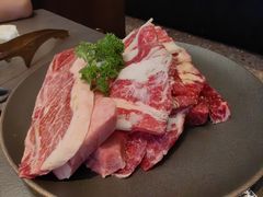 -铭牛烧肉·和牛海鲜自助(高新月牙湖店)