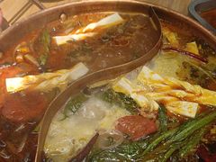 -洱火云南酸菜牛肉火锅(石景山当代商城店)