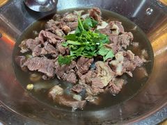 -大众跷脚牛肉馆·非遗传承单位(峨眉山店)