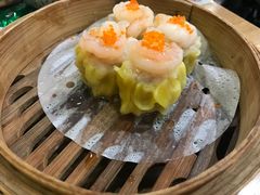 明虾蟹籽烧麦-赏点粤式点心(广州塔店)