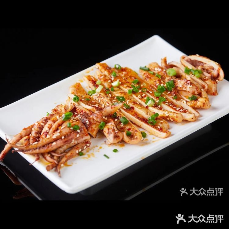 🔥这个夏天的“吃货”新宠!碳烤大鱿鱼🍽️