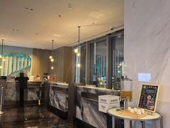 -深圳国际会展中心希尔顿酒店(前海华发冰雪世界店)
