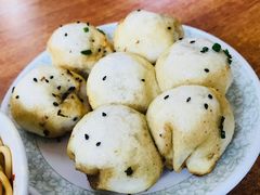 生煎-老字号眼镜子煎包汤包店