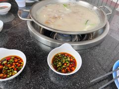 -老来福·非遗酸汤兔(凯旋路店)