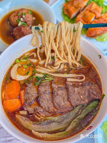红烧牛腱面还得是康师傅私房牛肉面馆！