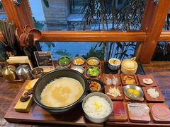 -银米·云南传统过桥米线(双廊黑金冠店)