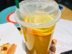 乐活蜜桃柚香冰茶-菲滋意式餐厅(金华银泰城店)