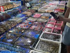 -霞涌市场海鲜摆卖区
