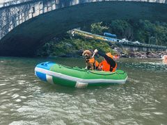 -安吉龙王山峡谷漂流