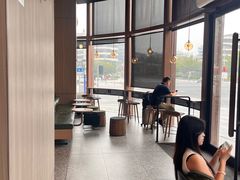 -星巴克臻选(上海虹桥新天地三店)