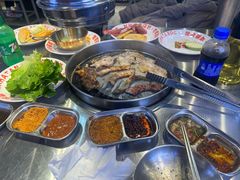 -哈哈碳都·牛肋条无限自助烤肉(台江万达店)