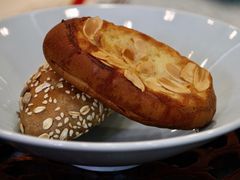 有机粗粮面包配黄油-浙江西子宾馆·牡丹厅