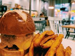 -HELLO 27 意面·沙拉·帕尼尼