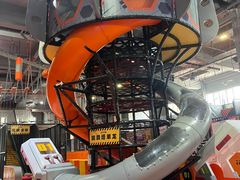 -嗨翻Hi-Fun竞技主题乐园·蹦床亲子生日轰趴(国光1937店)