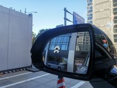 -蔚来中心(北京中关村店)