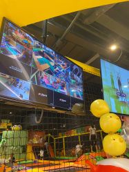 -蹦蹦跳跳(新奥购物中心店)