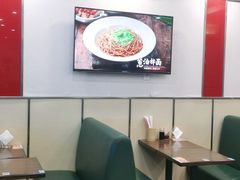 大堂-李先生牛肉面大王(营口大润发店)