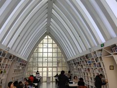 -钟书阁(松江泰晤士小镇店)