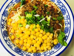 -渝之汇牛肉豌杂面