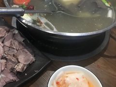 -乡土黄·鲜牛肉火锅·小龙虾(兴业街店)