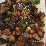 他们家的环境很适合下午聊天。人也不多，比较有情调