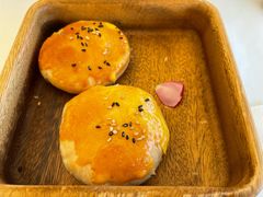 鲜花饼-沿途四季·云南菜·诗酒茶(蓝色港湾店)