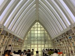 -钟书阁(松江泰晤士小镇店)