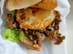 秘汁炭烤风味牛堡-必胜客(大观天地店)