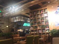 大堂-雨舍咖啡(汉神购物广场咖啡街区店)